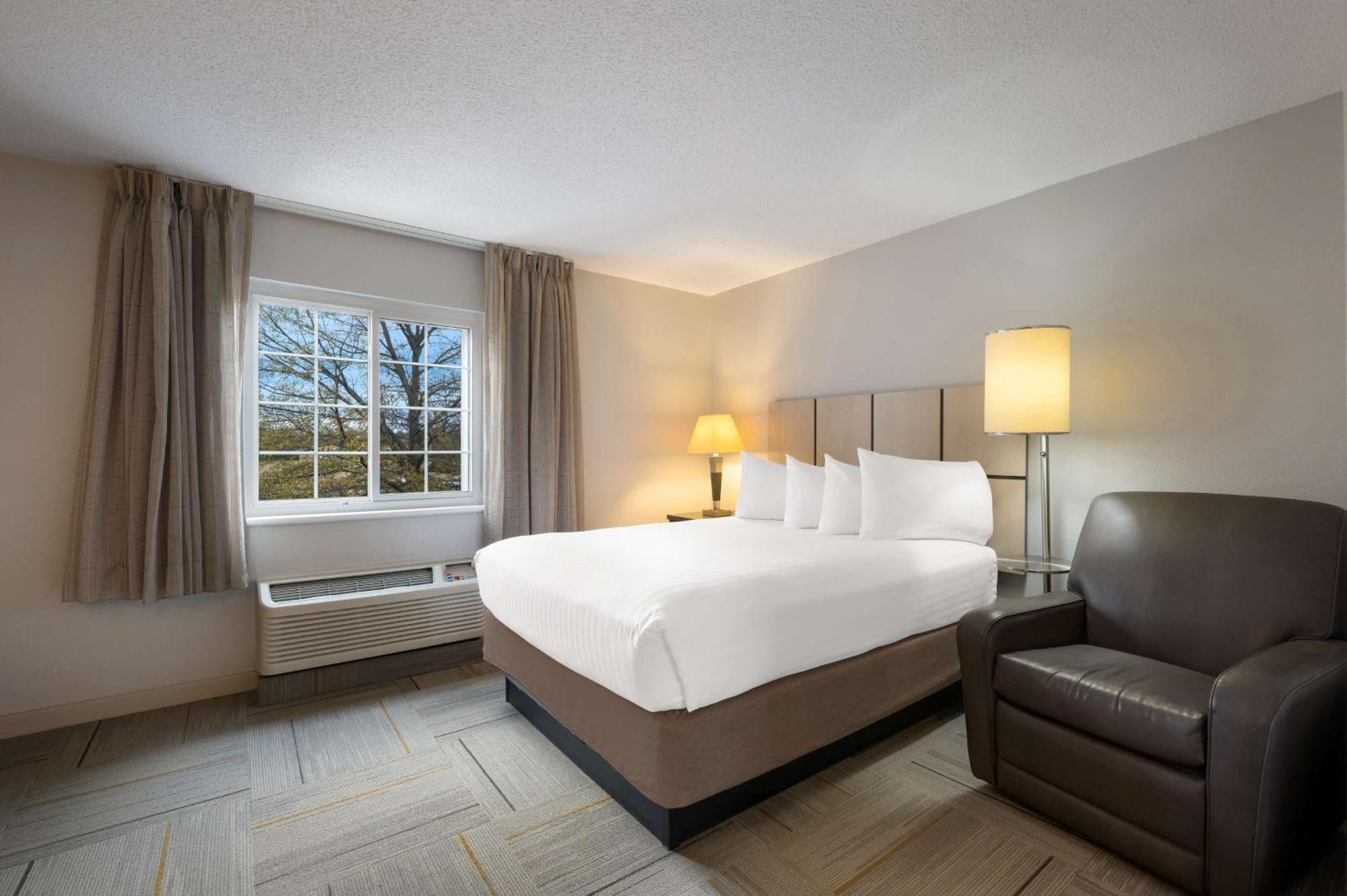 Sonesta Simply Suites Huntsville Research Park Eksteriør billede