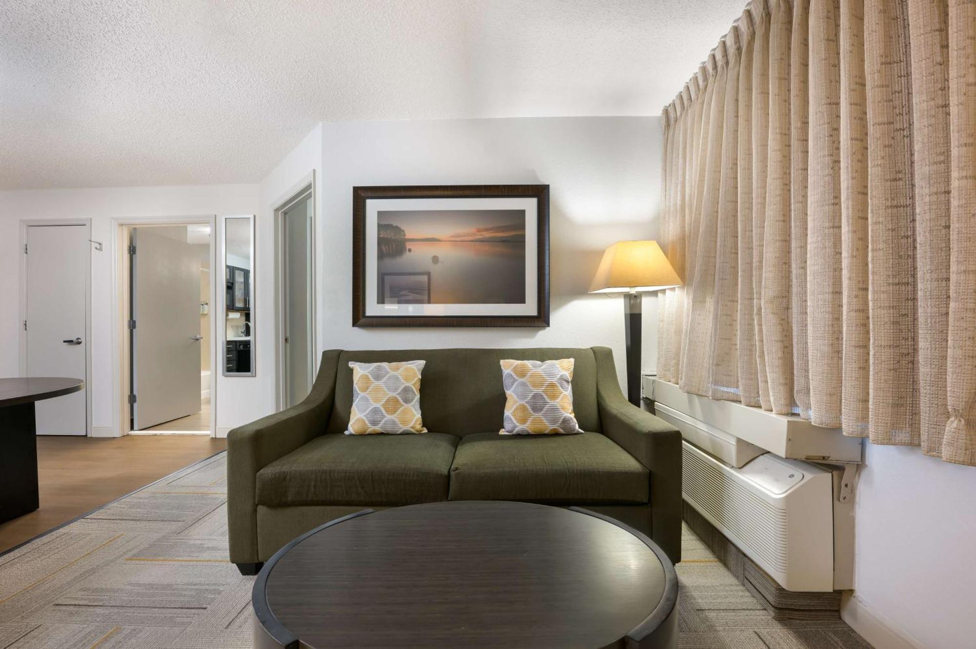 Sonesta Simply Suites Huntsville Research Park Eksteriør billede
